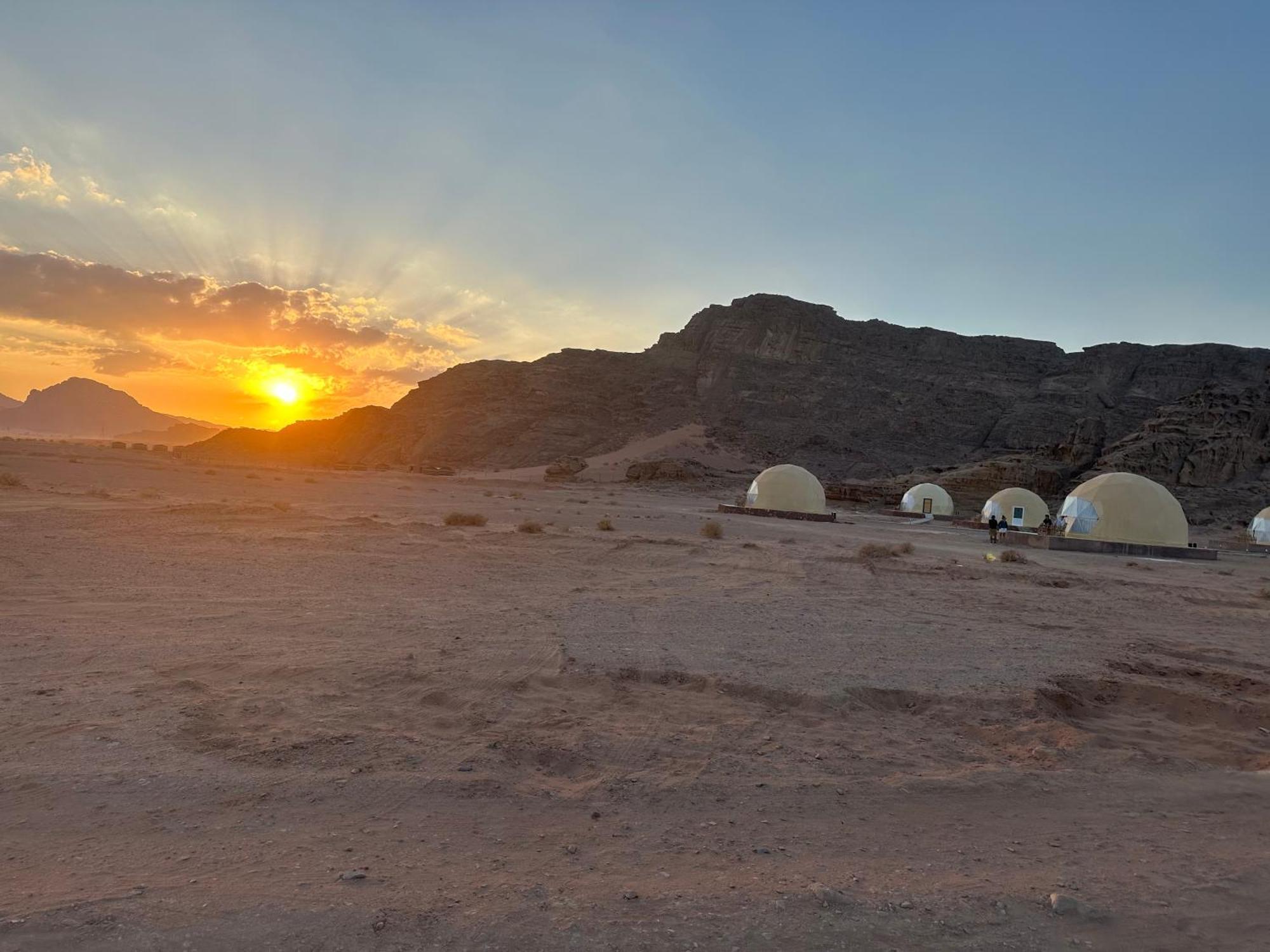 Nara Wadi Rum Camp Buitenkant foto
